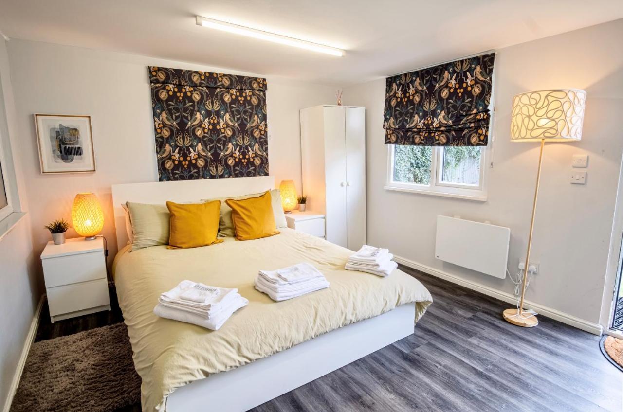 Little Garden View Apartment St Albans Bagian luar foto